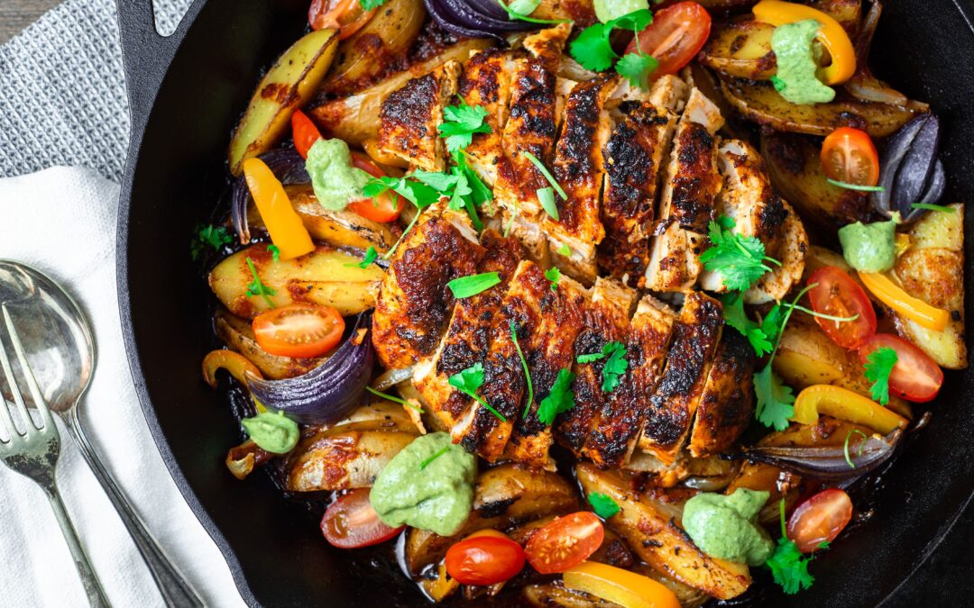 Easy One-Pan Chicken Fajitas with Veggies (30 Minutes)