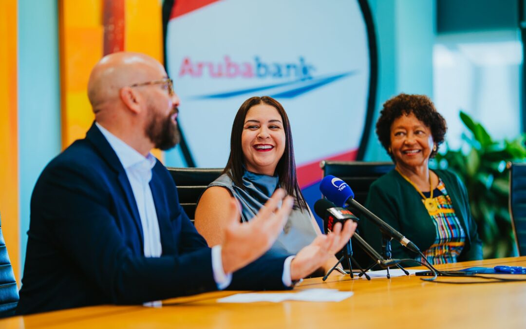 Aruba Bank Partners with Scholarship Foundation to Invest in Future Leaders