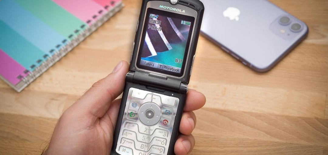 The Enduring Allure of Flip Phones: A Blast from the Past in a Modern World