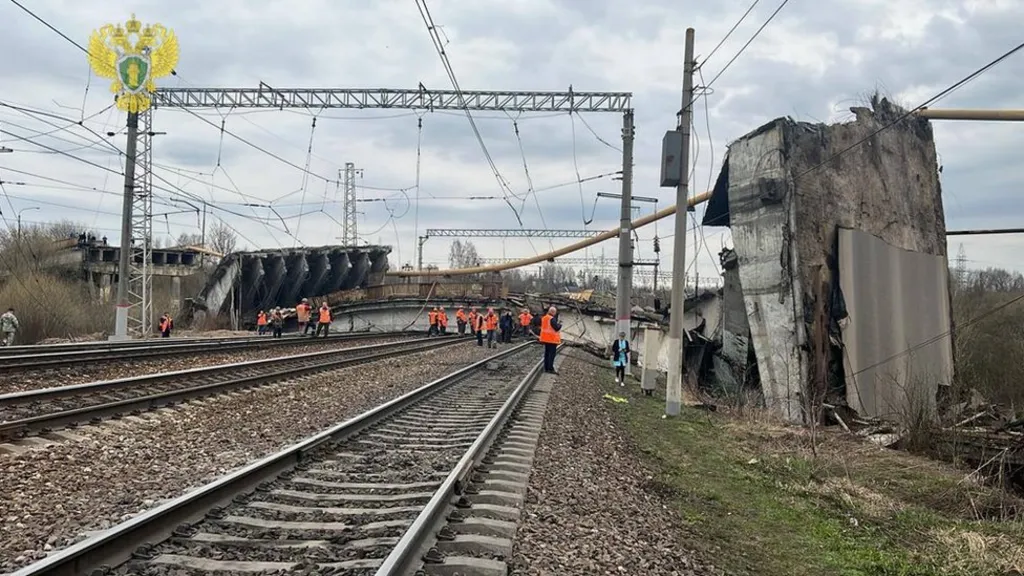 Tragedy in Vyazma: One Dead, Five Injured as Bridge Collapses