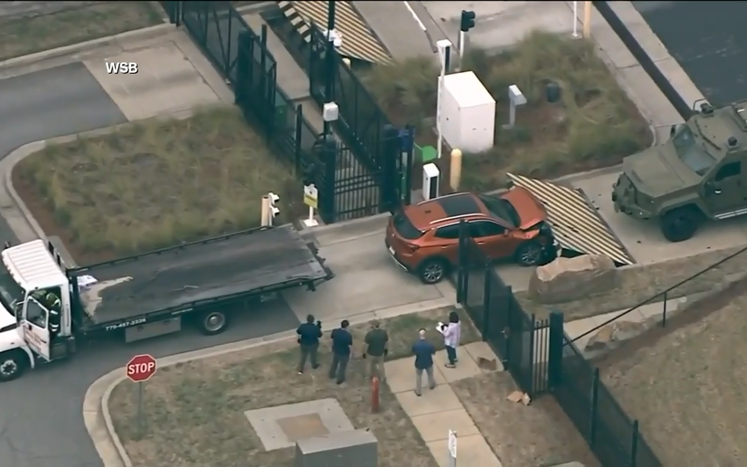 Man Rams FBI Gate in Atlanta, Motive Unknown