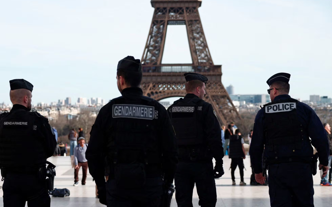 “French President Macron Unveils Contingency Plans for Paris Olympics Amid Security Concerns”