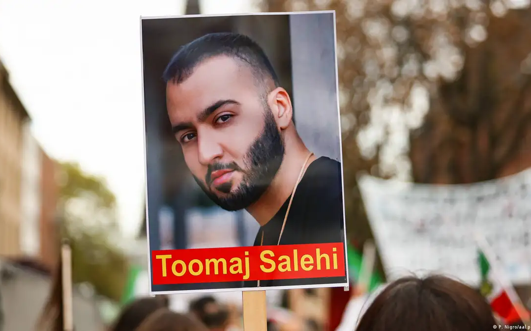 Iranian Rapper Toomaj Salehi Faces Death Sentence for Protesting