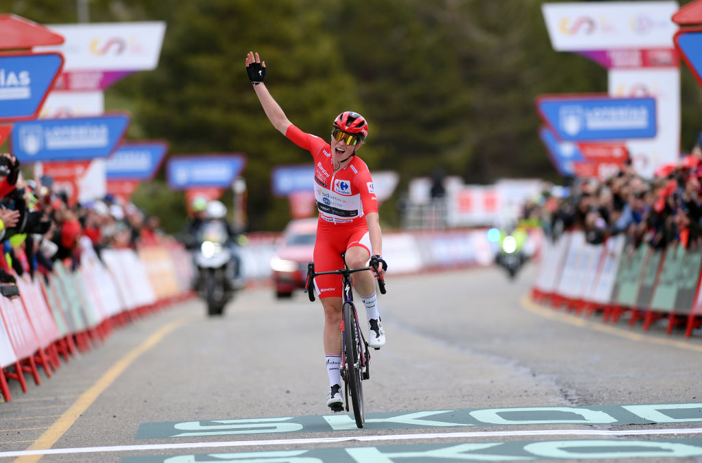 Demi Vollering Secures Vuelta Femenina Title with Dominant Final Stage Victory.