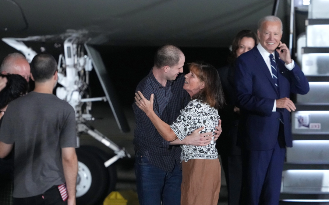World Welcomes Historic Russia-West Prisoner Swap