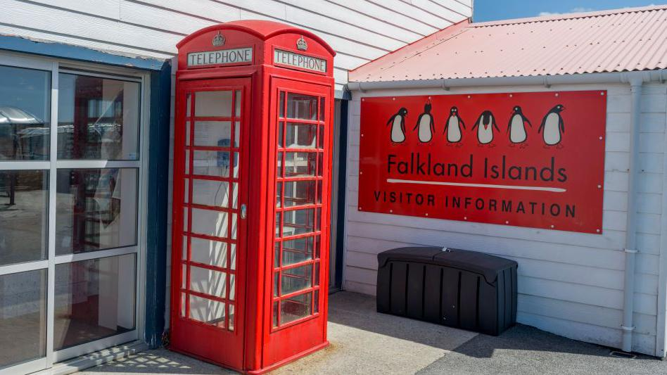 UK Reaffirms Commitment to Falklands Despite Chagos Islands Agreement