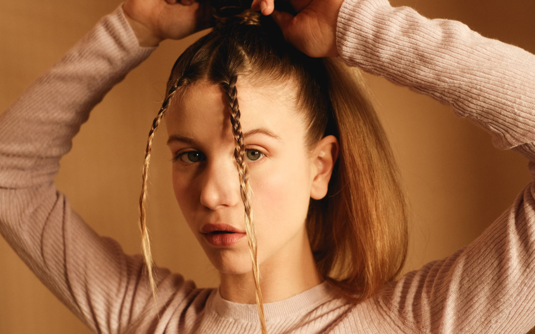 Back to the ’90s and ’00s: Hair Trends Making a Comeback
