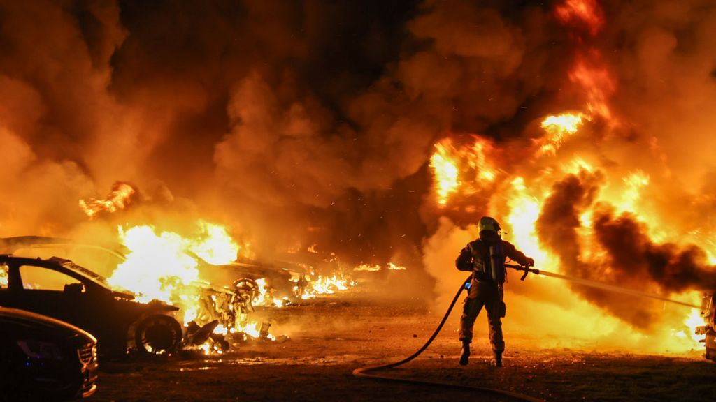 Dozens of Cars Belonging to Schiphol Travelers Destroyed in Major Fire in Rijsenhout