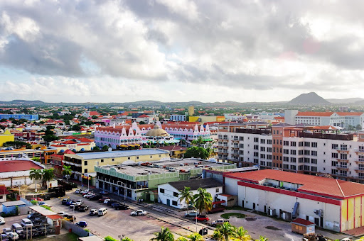 “Supporting Local Businesses in Aruba: Economic Growth or Financial Strain?”