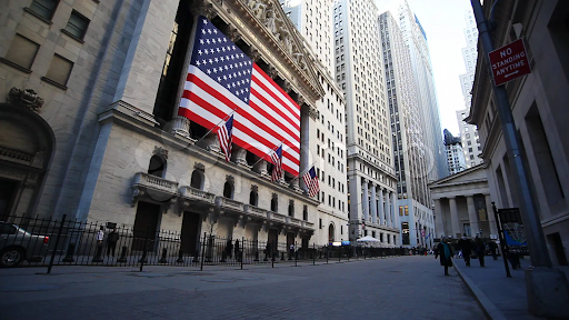 Dow Drops Over 1,500 Points as Trump’s Tariff Strategy Rattles Investors
