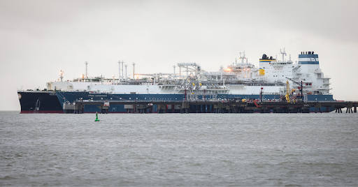 Europe Reconsiders Russian Gas as U.S. LNG Becomes Political Pawn